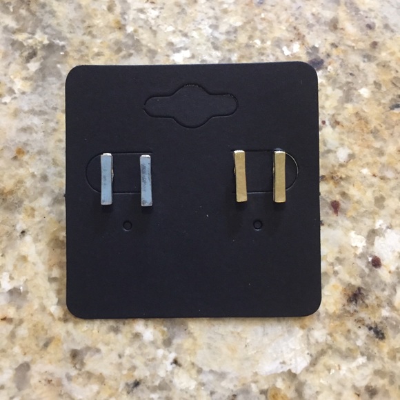 NWT Two Pair Bar Fashion Earrings - Picture 2 of 3